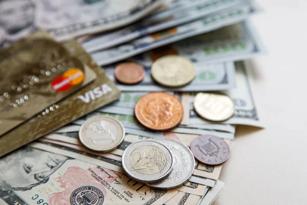 Dolar nakit ve kredi kartları