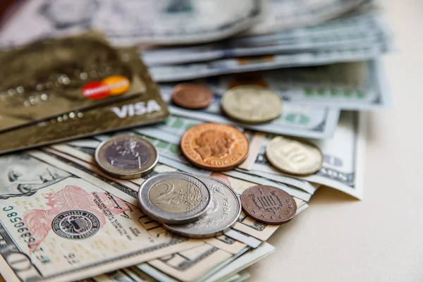 Dolar nakit ve kredi kartları