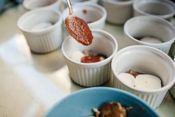 Baking bowls with filling — Stock Photo, Image