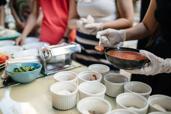 Dolgulu fırın kase