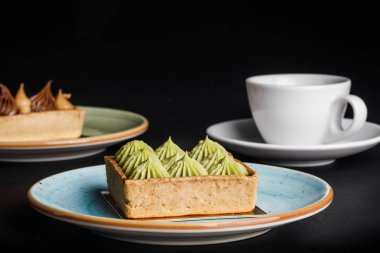 lezzetli kek ve çay