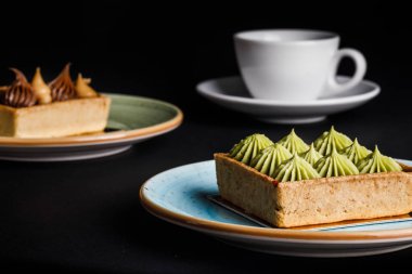 lezzetli kek ve çay