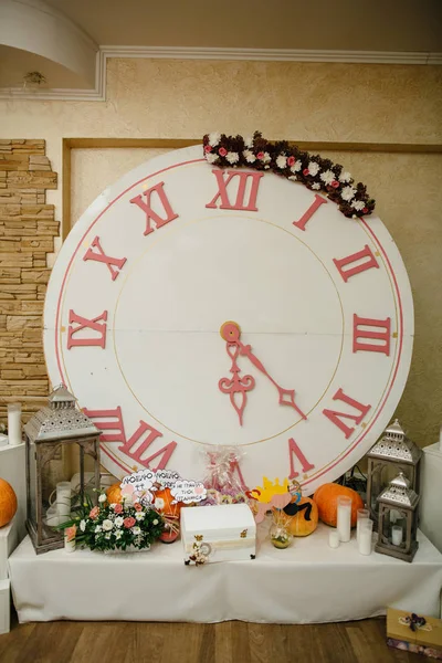 Vintage saati ile düğün dekorasyon 