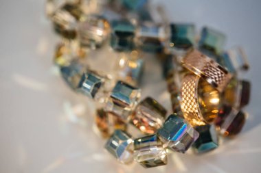 arka plan ile alyans 