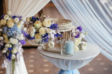 Düğün masaya çiçek