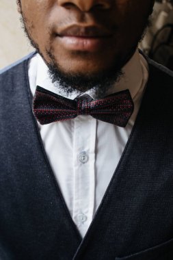  Yakışıklı Afro-Amerikan damat 