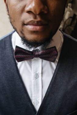  Yakışıklı Afro-Amerikan damat 