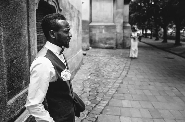  Yakışıklı Afro-Amerikan damat 