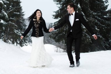  Gelin ve damat kış orman