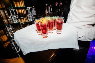 lezzetli elma yumruk bardak