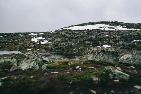 Groene bergen landschap — Stockfoto