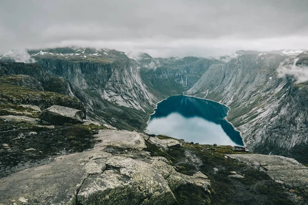 Vista sul fiordo in Norvegia . — Foto Stock
