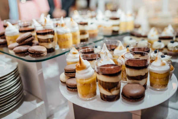 Deliciosa barra de dulces de recepción de boda — Foto de Stock