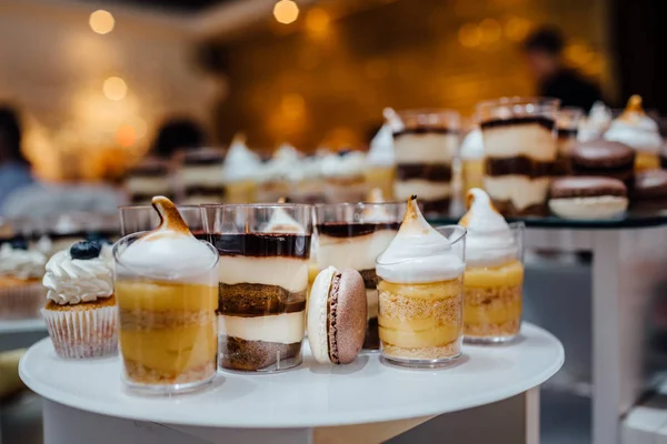Deliciosa barra de dulces de recepción de boda — Foto de Stock
