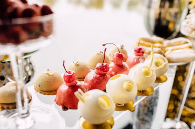 Düğün Resepsiyon tatlı masa 