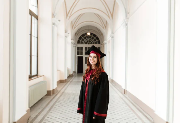 Portrait d'une étudiante diplômée — Photo