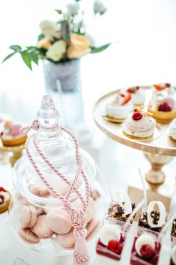 lezzetli tatlı büfesi kekler