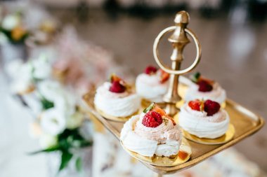 lezzetli tatlı büfesi kekler