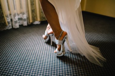 Gelinin güzel bacaklar