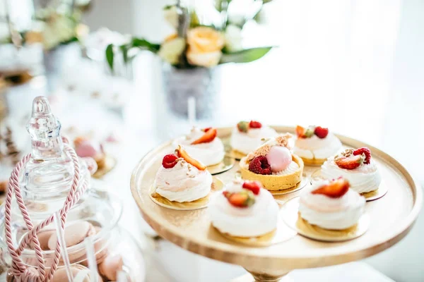 Delicioso bar de doces de recepção de casamento — Fotografia de Stock