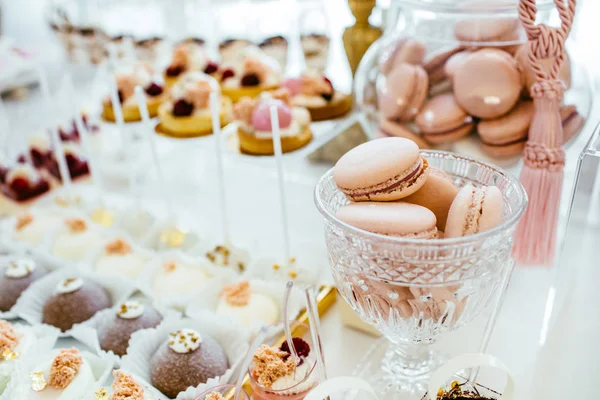 Delicioso bar de doces de recepção de casamento — Fotografia de Stock