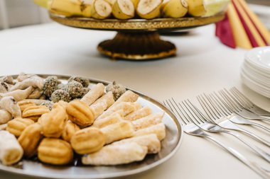 Lezzetli düğün resepsiyonu, tatlı masası.