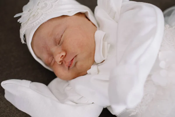 Carino Bambino Che Dorme Sul Plaid Casa Primo Piano — Foto Stock