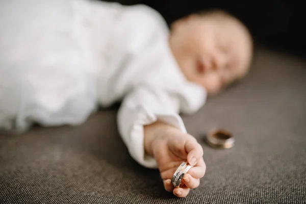 Bebek Altın Alyans — Stok fotoğraf