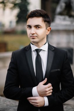 Papyon ile yakışıklı damat 