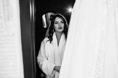 Güzel gelin standları önce zengin bir gelinlik