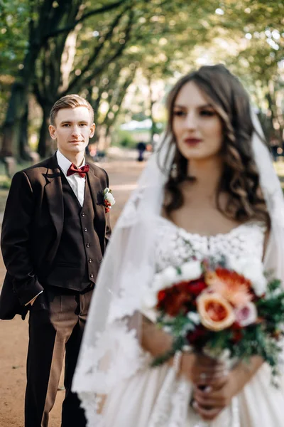 Bela Noiva Noivo Seu Dia Casamento — Fotografia de Stock