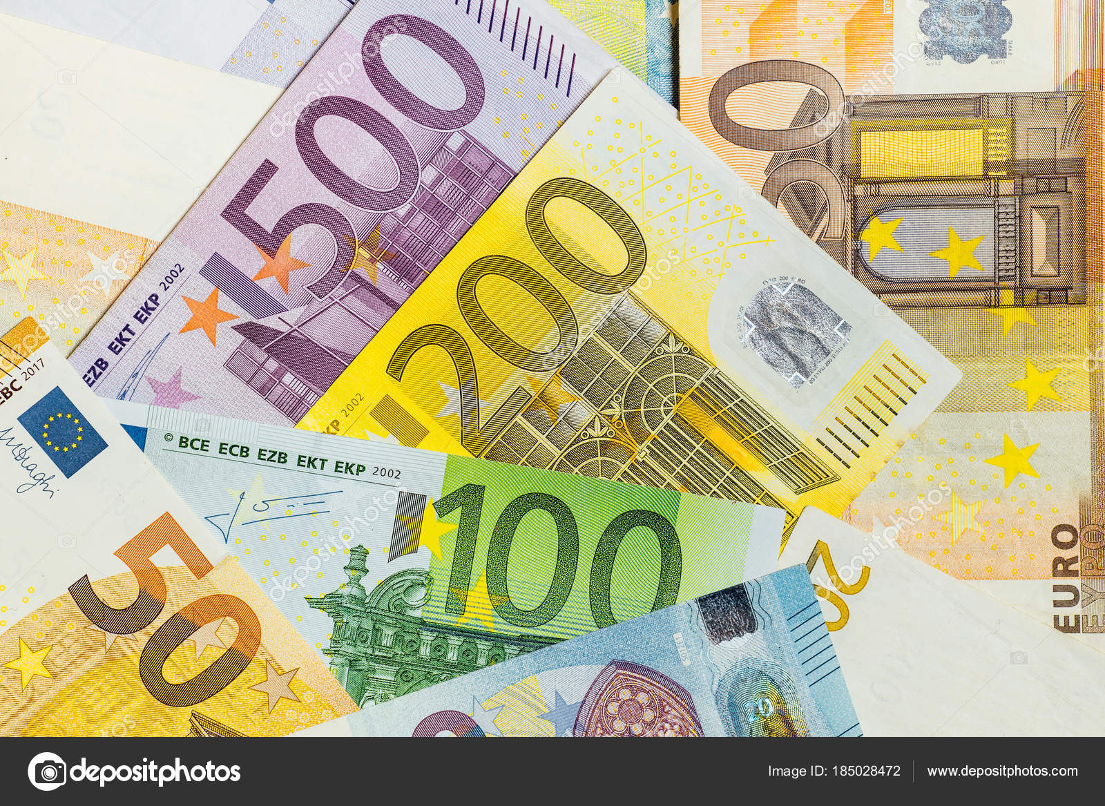 欧元和美国美元钱纸币背景财富观——图库图片© VAKSMANV101 #185028472