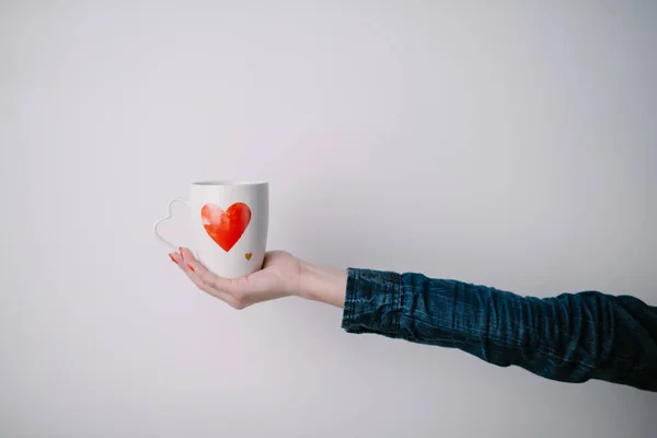 Woman Holding Cup Heart Shape — Stock Photo, Image