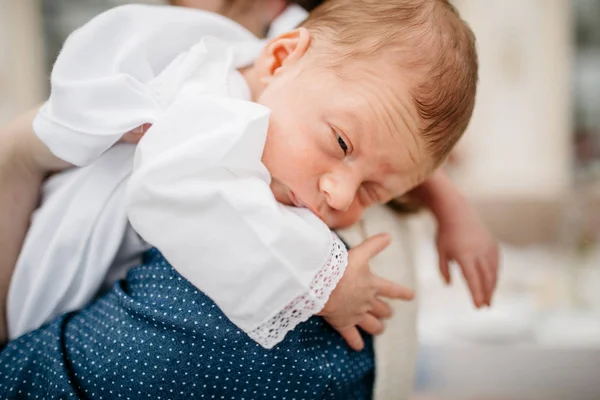 Madre Con Bebé Recién Nacido Casa Maternidad —  Fotos de Stock