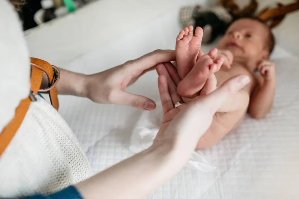 Mother Her Newborn Baby Home Motherhood — Stock Photo, Image