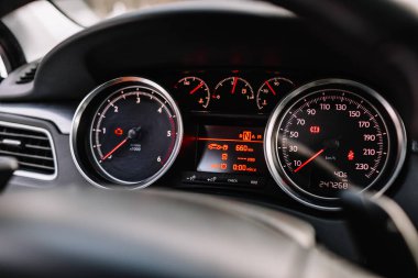 Yeni modern araba iç.