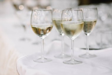 Tam soğuk şampanya flüt