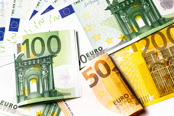 ユーロ紙幣をクローズ アップ いくつかの 100 ユーロ紙幣 — ストック写真