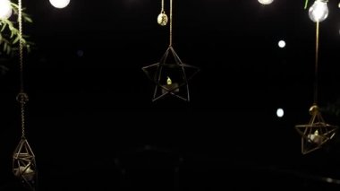 Düğün töreni ile akşam mum ve lambalar