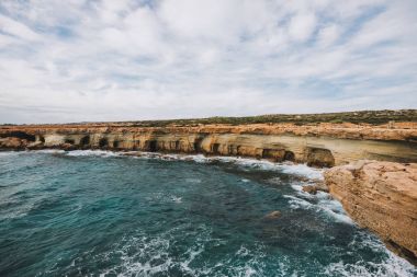 kumlu plaj sahil Akdeniz peyzaj Kıbrıs Adası