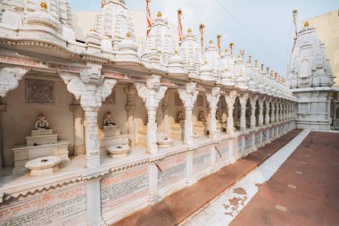 Prambanan Tapınağı'nda inanılmaz gündoğumu. Yogyakarta büyük Hindu mimarisinde. Java Adası, Endonezya