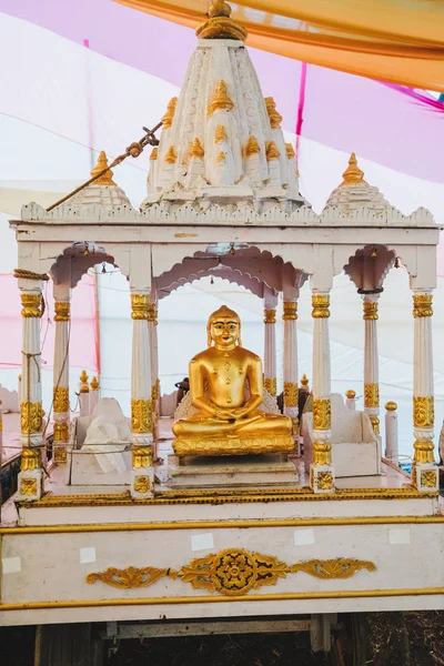 Altar Biara Dengan Dewa Dewa Padmasambhava Buddha Emas India — Stok Foto