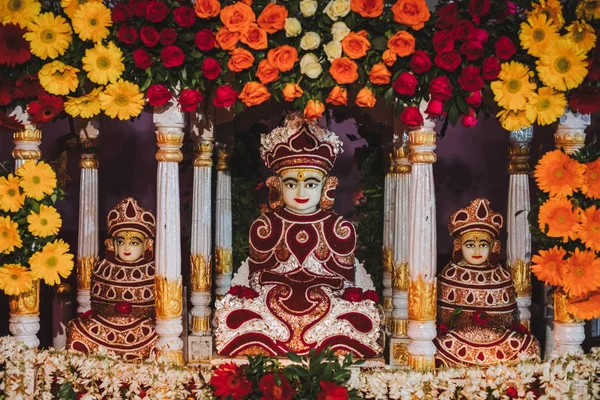 Klooster Altaar Met Goden Van Padmasambhava Boeddhabeelden India — Stockfoto