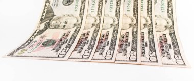 Beyaz arka plan üzerinde izole elli doları banknot