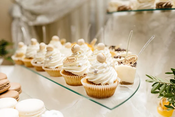 Barra Doces Com Macarons Bolos Cheesecakes Pops Bolo Macaroons Coloridos — Fotografia de Stock