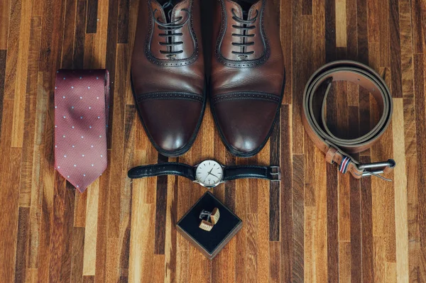 Acessórios Noivo Sapatos Couro Fundo Com Gravata Abotoaduras Vista Superior — Fotografia de Stock