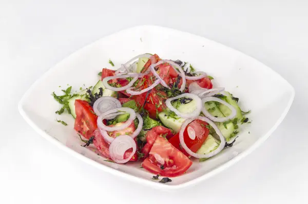 Ensalada Saludable Verduras Verano Partir Tomates Pepinos Cebollas Verduras — Foto de Stock