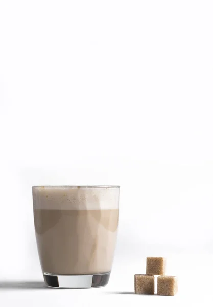 Café Con Leche Taza Vidrio Sobre Fondo Blanco — Foto de Stock