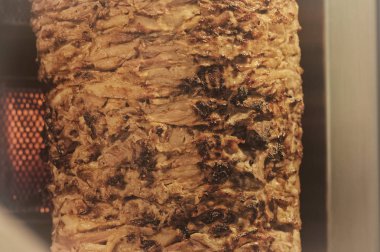 Bir sopa alanının o girerken Arap shwarma önünde ızgara, popüler bir Orta Doğu snack.