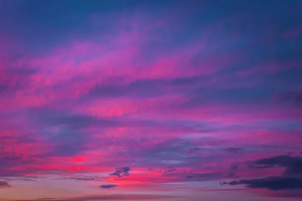 Flammende Oransje Rød Solnedgangshimmel Nydelig Himmel Fjelllandskap – stockfoto